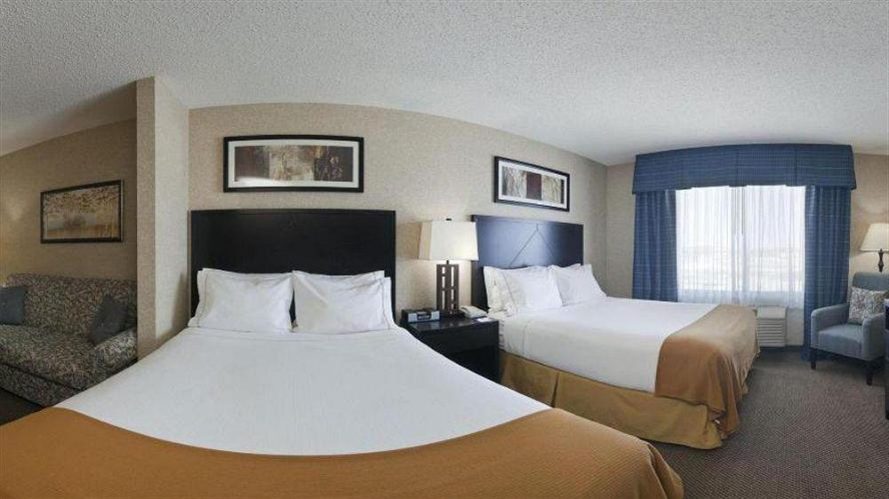 Holiday Inn Express Hotel & Suites Grand Forks, An Ihg Hotel Zewnętrze zdjęcie